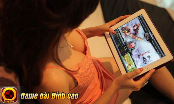 Đánh bài online trên điện thoại giúp tiết kiệm chi phí cho người chơi