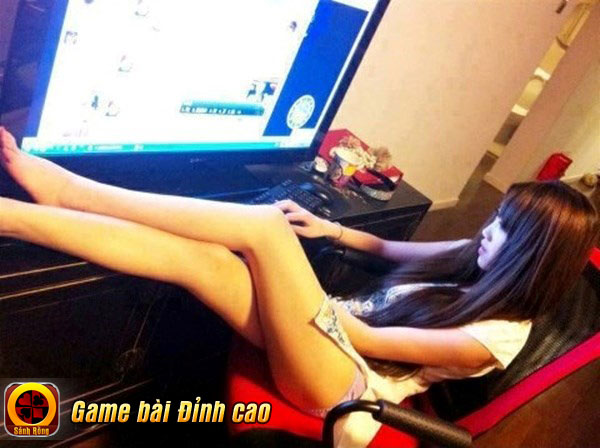 Game thủ nữ "xịn" thường rất ít nói khi chơi game đánh bài online