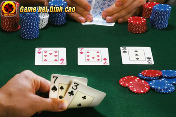 Độ kịch tính và cân não trong game Poker cao hơn so với khi chơi Liêng