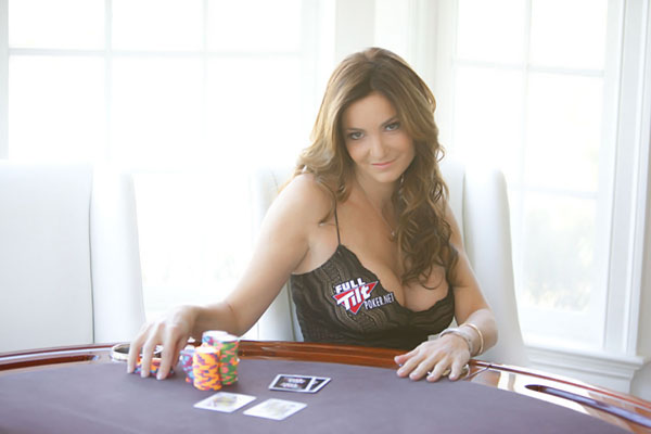 Nữ Poker Beth Shak 1